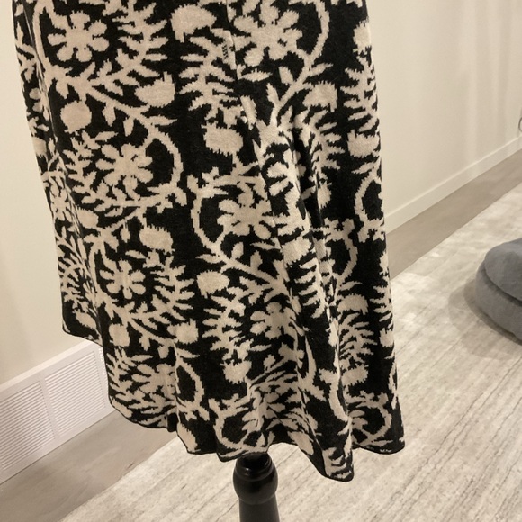 Fall Favourite Open Cardigan with a hi-low and rounded back & flat front . - Picture 3 of 6